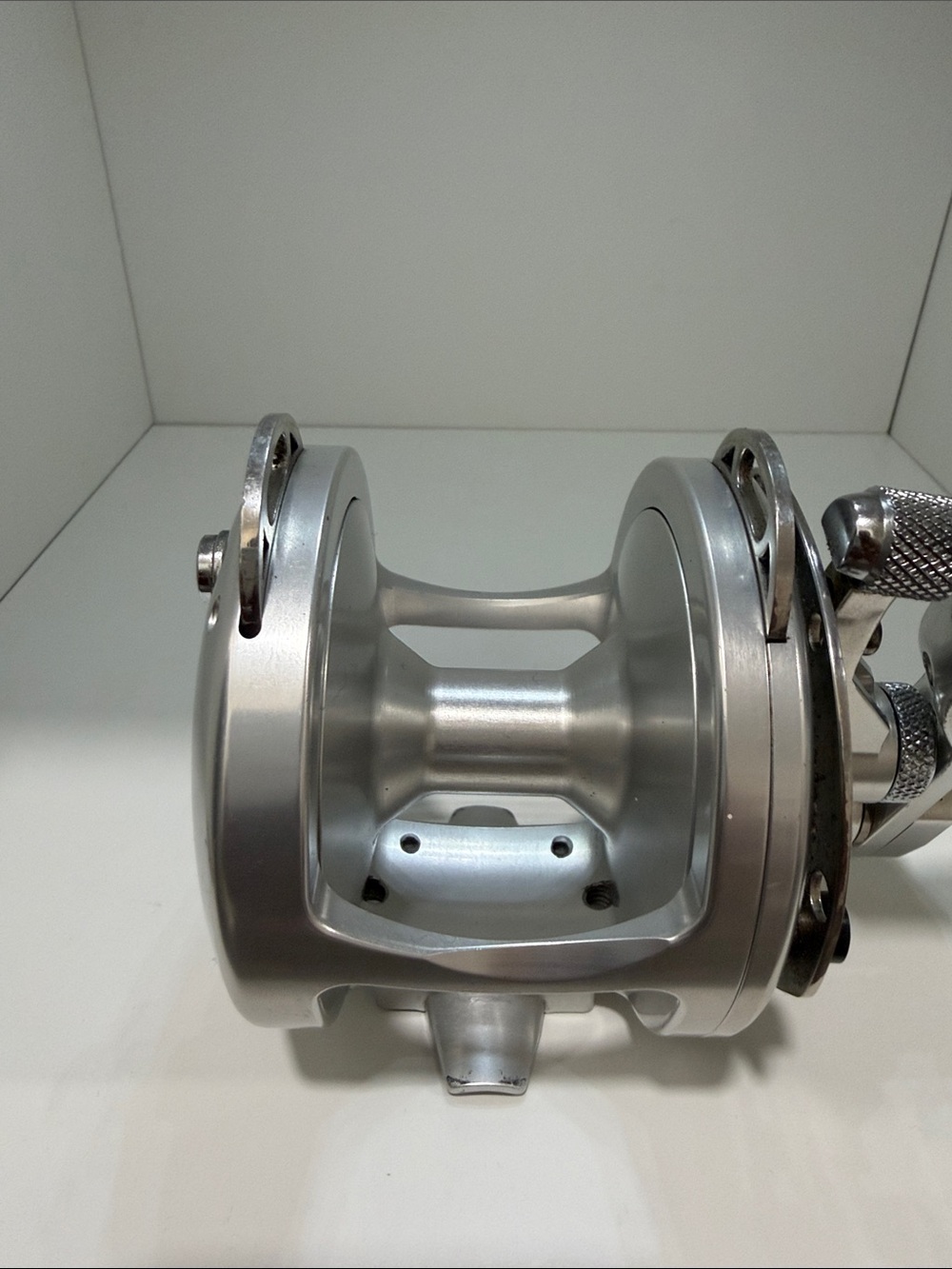 Avet HX5/2 Speed Sliver Offshore Fishing Reel - Picture 4 of 4